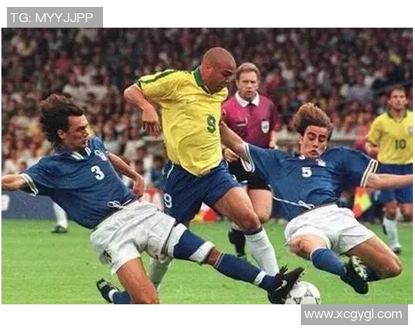 从贫民窟到绿茵场的传奇崛起 足球球星的奋斗故事