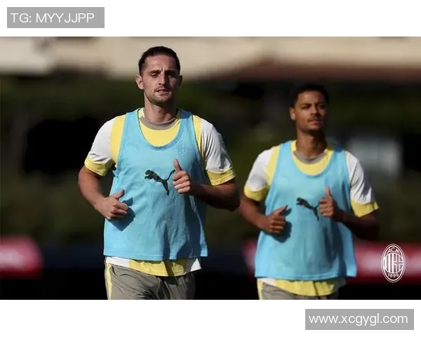 足球巨星赛后专访泪洒现场动情回忆过往奋斗引无数球迷共鸣 足球巨星赛后专访泪洒现场动情回忆过往奋斗引无数球迷共鸣